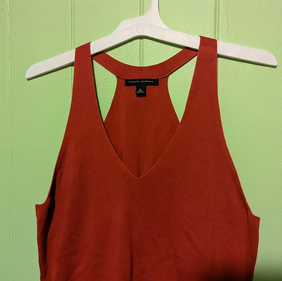 Banana Republic V neck tank - Picture 3 of 3